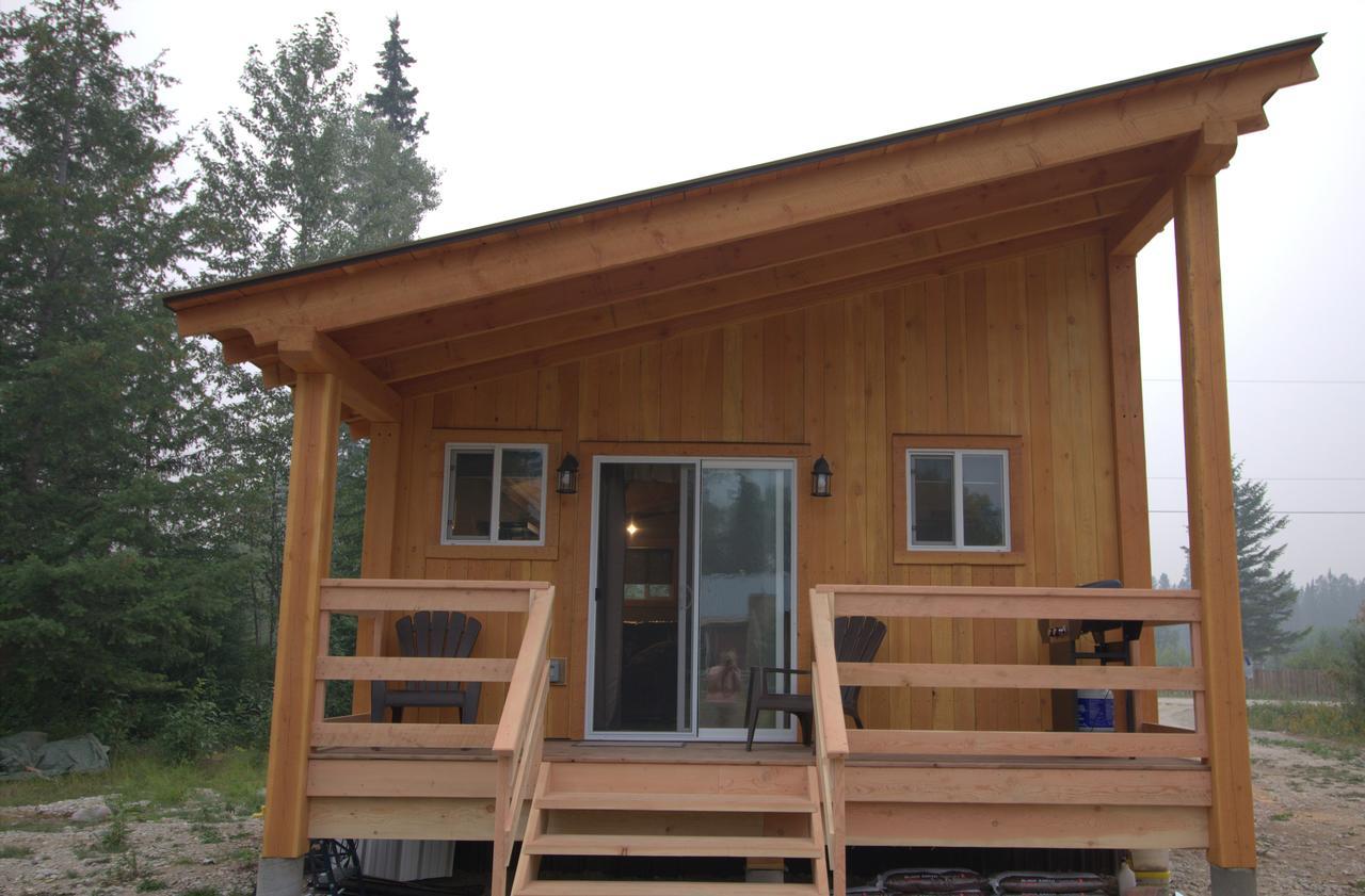 Kicking Horse Kabins Golden Exterior photo